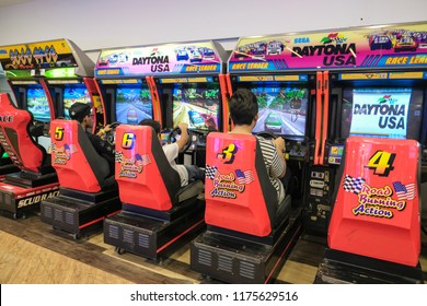 Subang, Malaysia - 20/8/2018 : Unidentified People Having Great Time Playing Games At The Family Games And Amusement Arcade At Subang Parade