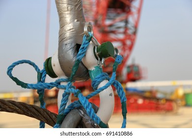 Subsea Shackle Assembly