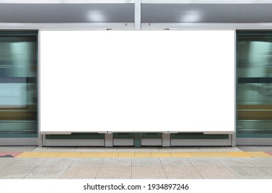 Subway platform screen door billboard