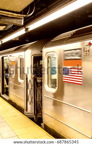 Similar – Foto Bild Der Zug hielt in der New Yorker U-Bahn-Station.