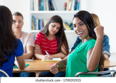 中学生图片 库存照片和矢量图 Shutterstock