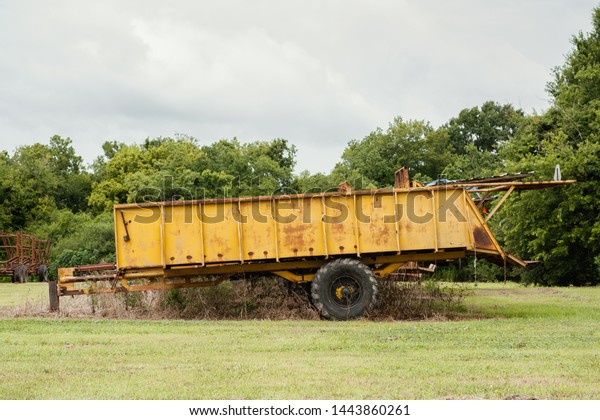 Sugarcane farm
tracker, trailers, harvester machine, used in South Louisiana in
the sugarcane industry, to harvest, plow, load and transport cane,
located in Erath,
Louisiana.