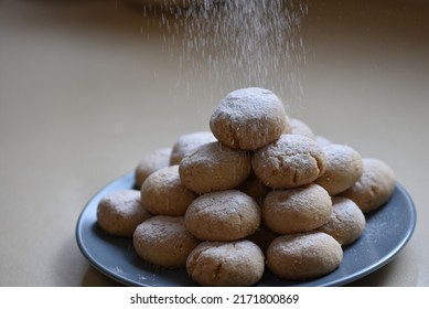 Suger Powder Pour On Cookies