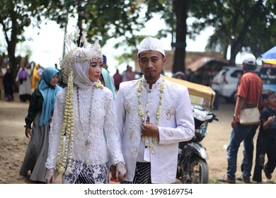 Sukabumi, Jawa Barat, Indonesia, June 27 2021 : Sundanese Traditional Clothes