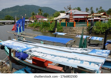 SUKADANA, BORNEO, INDONESIA - August 2013. A Charming Fishing Port In The Indonesian Part Of The Island Of BORNEO (West Kalimantan). Off The Tourist Trail, A Good Starting Point To The BORNEO Jungle.