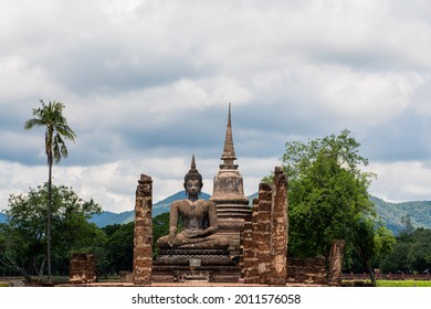 Sukhothai Historical Park Covering The Ancient City Of Sukhothai The Administrative Center Of The Sukhothai Kingdom.