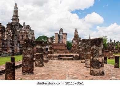 Sukhothai Historical Park Covering The Ancient City Of Sukhothai The Administrative Center Of The Sukhothai Kingdom.