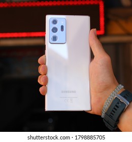 Sulaymaniyah, Iraq - 18 August 2020: A Man Holding Samsung Galaxy Note20 Ultra Mystic White.