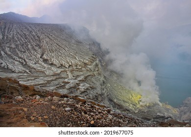 Sulfur Mines Of Mt Ijen