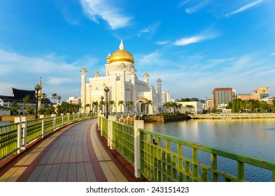 Sultan Omar Ali Saifuddin mosque, Brunei 