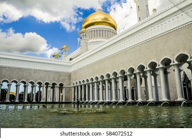 Sultan Omar Ali Saifuddin Mosque in Bandar Seri Begewan, Brunei