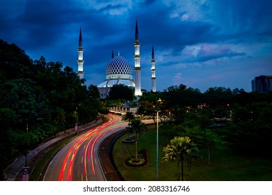 Sultan Salahuddin Abdul Aziz Mosque