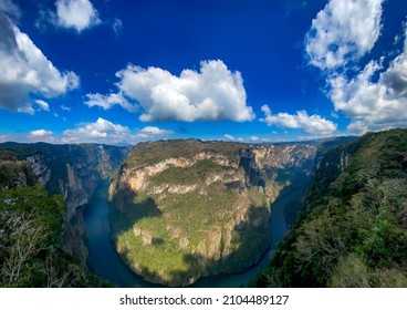 Sumidero canyon in Chipas, Mexico