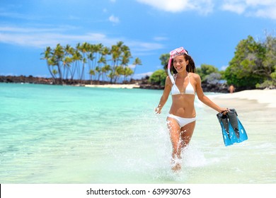 Summer Beach Vacation Fun Snorkel Girl Splashing Water . Happy Bikini Woman Relaxing In Tropical Ocean With Fins And Snorkeling Gear. Exotic Travel Destination Paradise In Big Island, Hawaii, USA.