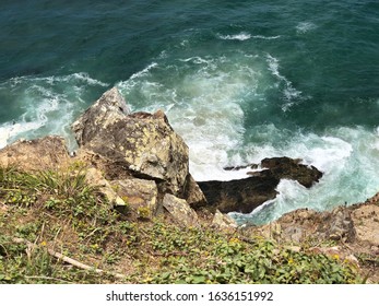Summer in Byron Bay - NSW : Cliffs at Wategos Beach