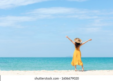 65,635 Chilling beach Images, Stock Photos & Vectors | Shutterstock