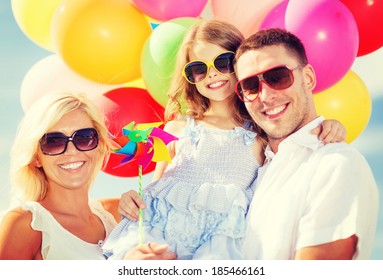 81,186 Family with balloons Images, Stock Photos & Vectors | Shutterstock