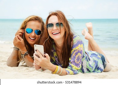 98,890 Music Beach Images, Stock Photos & Vectors 