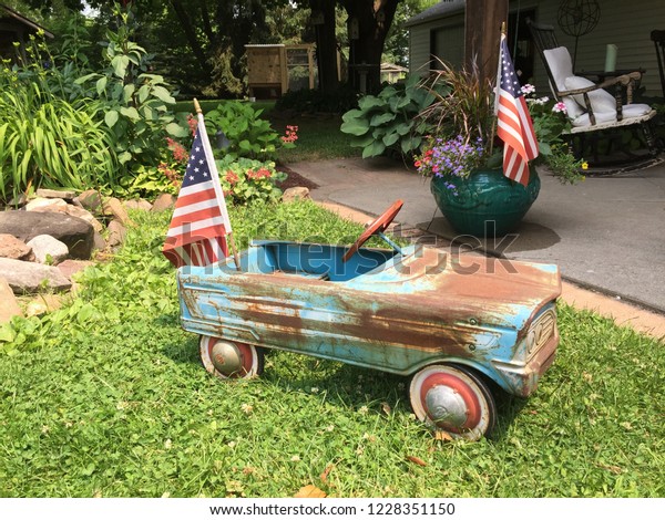 Summer Pedal\
Car