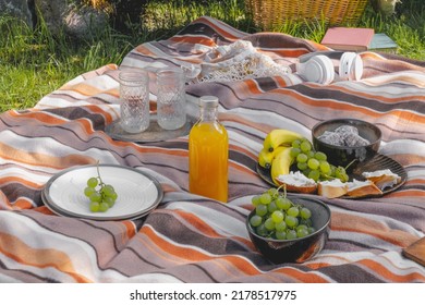 3,138 Summer Al Fresco Images, Stock Photos & Vectors | Shutterstock