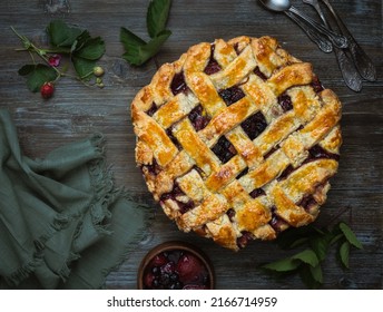 Summer Style Mixed Berry Rustic Pie.