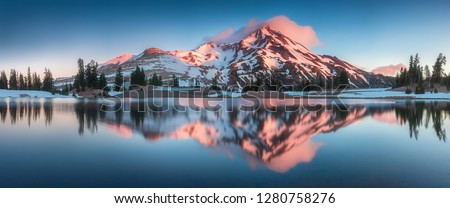 Summer Sunrise South Sister mountains in central Oregon near Bend are reflected in Green Lakes.
Mountains in the cascade Range of Oregon, USA Beautiful landscape background