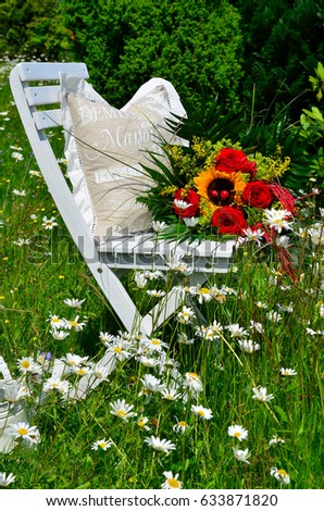 Similar – Wunderschöne Sommerszene mit Blumenstrauß der Kamille