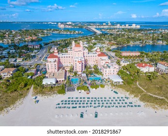 Summer Vacations. St. Pete Beach Florida. Ocean Beach, Hotels And Resorts In US. Blue-turquoise Color Of Salt Water. American Coast Or Shore Line In Gulf Of Mexico. St Petersburg Clearwater Florida.