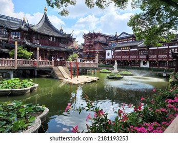 Summer Yuyuan Garden Water View