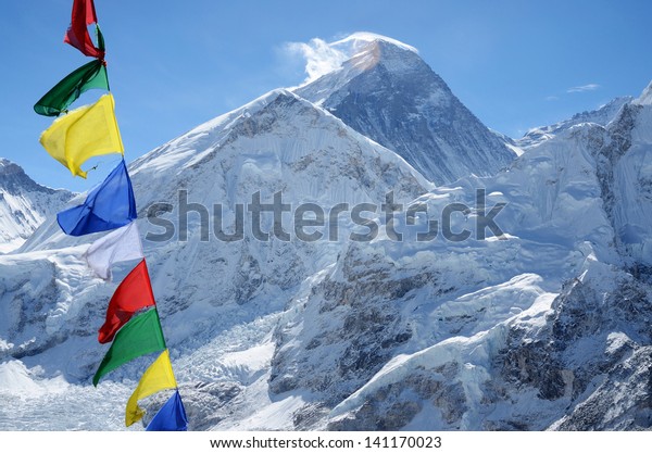 エベレスト山またはチョモルングマ山頂 世界最高峰 ネパール ヒマラヤのカラパタールから見た景色 の写真素材 今すぐ編集