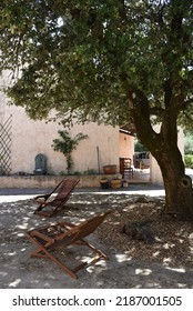 Sun Lounger In The Shade Of A Large Oak Tree - Provence - Var - France