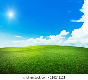 1,617,618 Green hill sky background Images, Stock Photos & Vectors ...