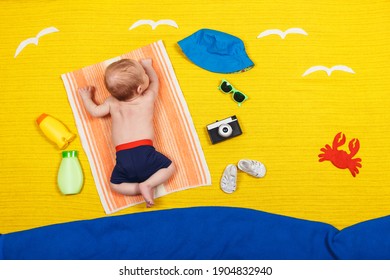 Sun Protection Lotion For Baby Healthy Skin. Mom Using Sunblocking Lotion To Protect Baby From Sun During Summer Sea Vacation. Children Healthcare At Travel Time. Caring For Baby Skin. Sunscreens