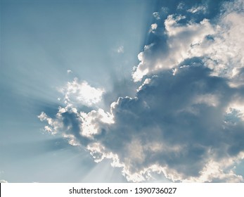 sun rays through the cloud