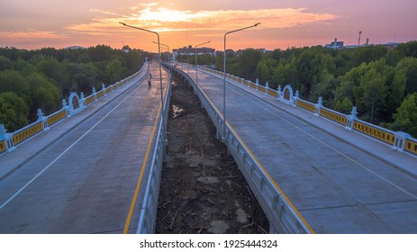 The Sun Rises Over Thepsrisin Bridge. Thepsrisin Bridge Is A Shortcut To Connect The City From Saphan Hin Intersection With Sakdidet Intersection In Order To Reduce The Bad Traffic Congestion.
