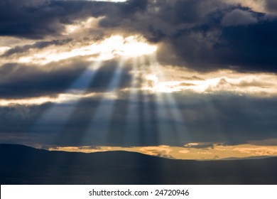 14,625 Sun rays through mountains Images, Stock Photos & Vectors ...