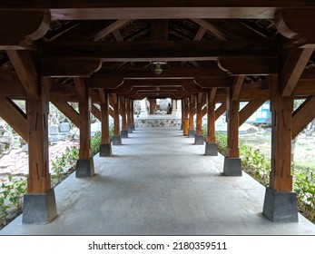 Sunan Bonang Tomb Pilgrimage Tour In East Java, Indonesia