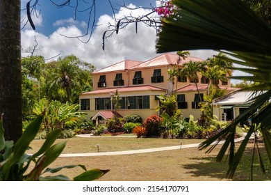 Sunbury Plantation House, Barbados. Restored Great House From Gentry Time Of The Island's Sugar Barons. Built In The 1600s By Matthew Chapman An Early Settler. Side Yard With Sun Porch And Gift Shop. 