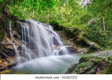 Sungai Kanching Waterfall One Family Picnic Stock Photo Edit Now 551827372