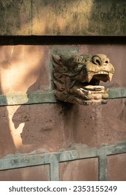 sunlight on Chinese dragon sculpture