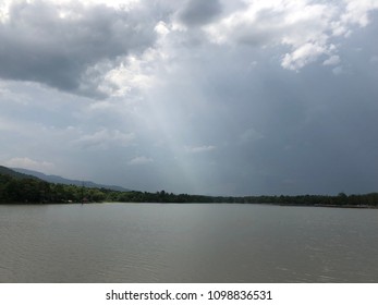 Sunlight through clouds 