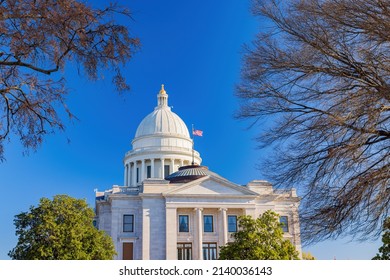 Sunny view of the State Capitol building at Arkansas