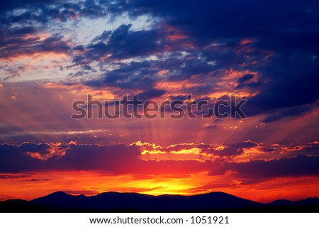 Sunrays filtering trought the clouds