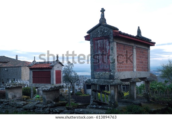 Sunrise Barn Horreos Santa Maria De Stock Photo Edit Now 613894763