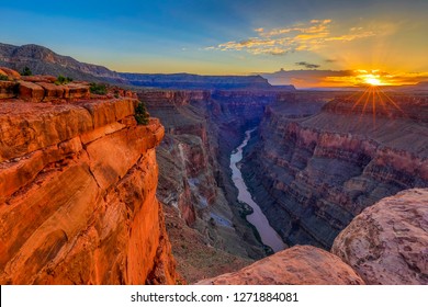 Sunrise at Grand Canyon's Toroweap Overlook