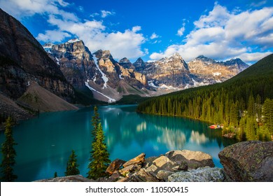 Sunrise at Moraine lake with in the valley of ten peaks, Banff national park, alberta, canada