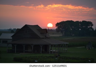 Sunrise on the farm, de Smet South Dakota