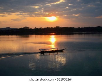 Sunrise on the Mekong River (4000 Islands, Don Khong, Laos)