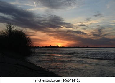 Sunrise On The Mississippi River In Memphis