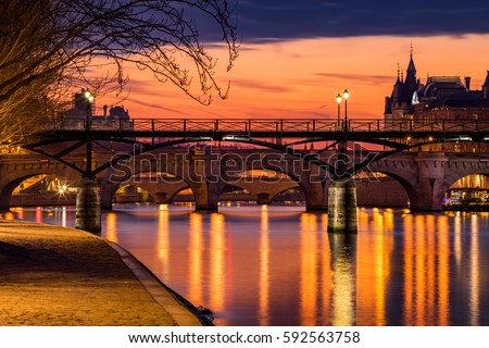 Sunrise on the Seine River, Pond des Arts and Pond Neuf in the 1st Arrondissement of Paris (Ile de la Cite), France